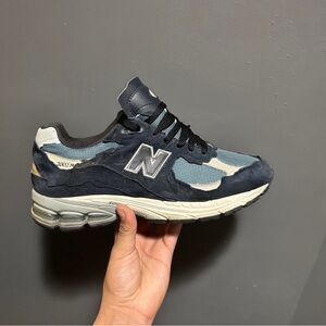 New Balance Men's Blue and Cream Sneakers